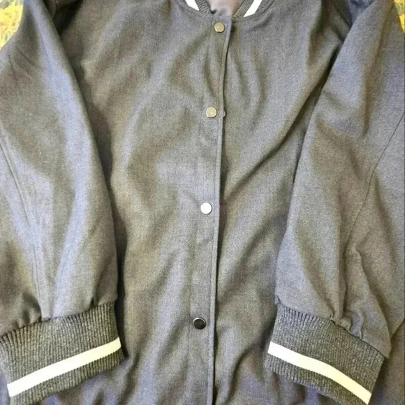 VICI woman's Fulton varsity relaxed Bomber Jacket - Picture 3 of 7